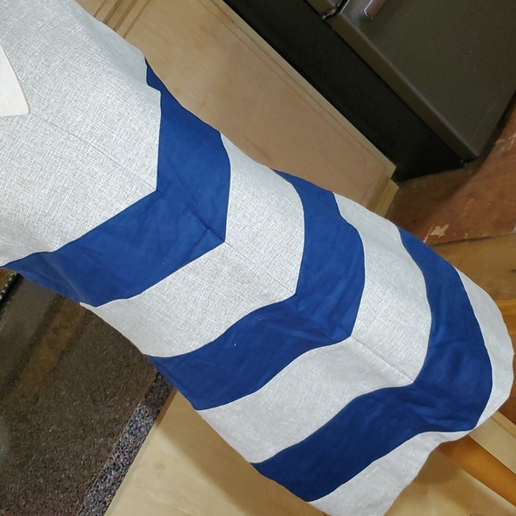 Cindy + Johnny Dress Size Medium - Picture 3 of 6